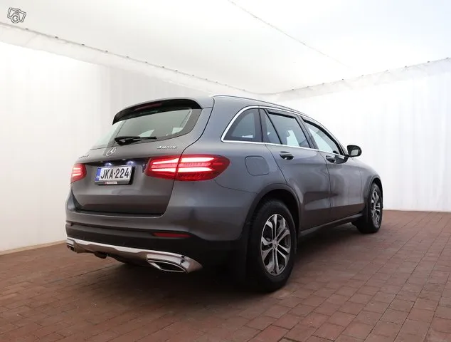 Mercedes-Benz GLC 250 250 d 4Matic A Premium Business - Suomi-auto, Neliveto, Moottorinlämmitin, ILS-ledit, Koukku, Sportpenkit - J. autoturva - Ilmainen kotiintoimitus Image 2